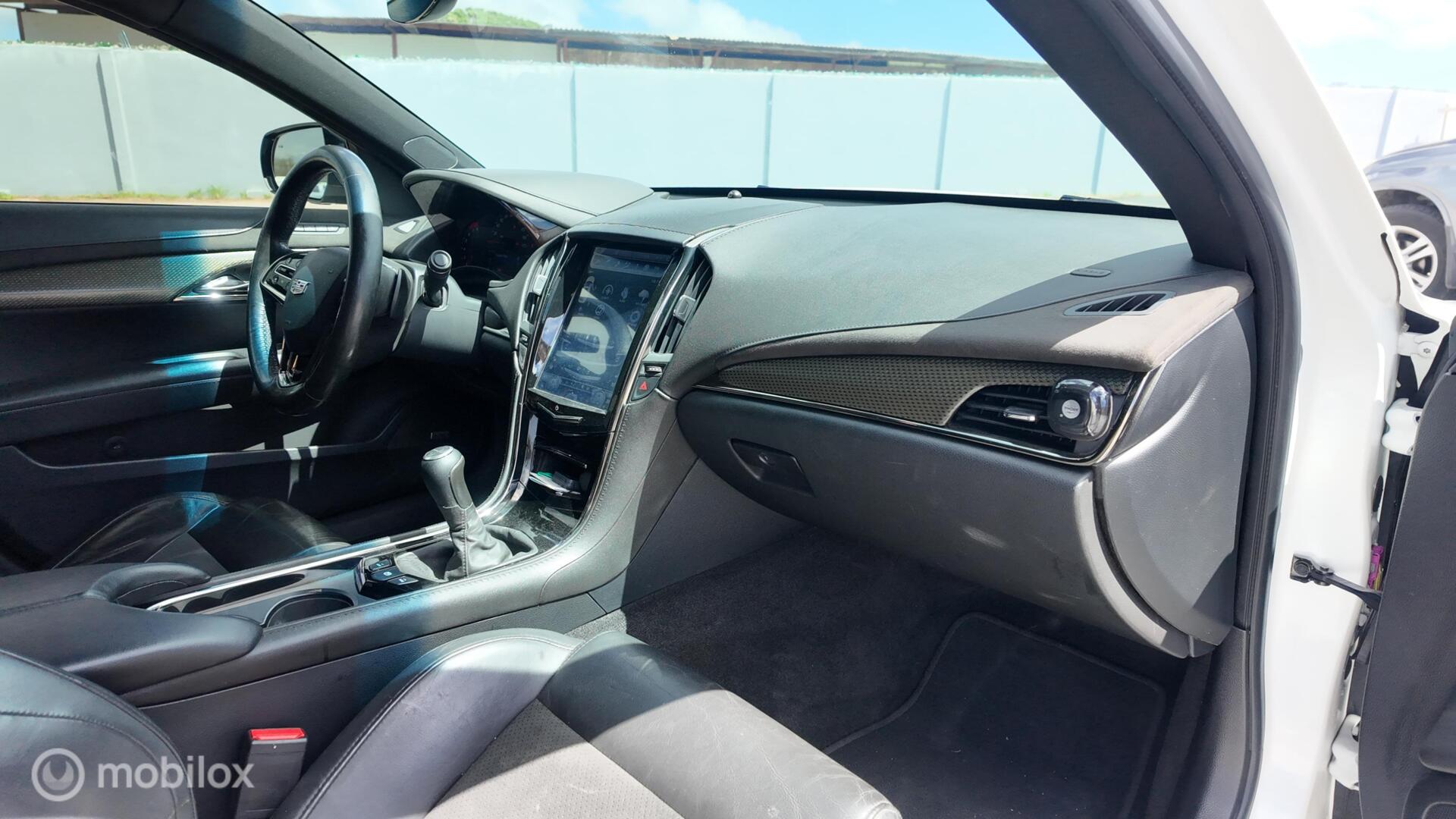 Cadillac ATS V photo 19