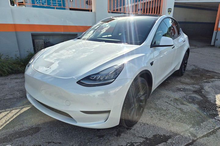 Tesla Model Y Long Range