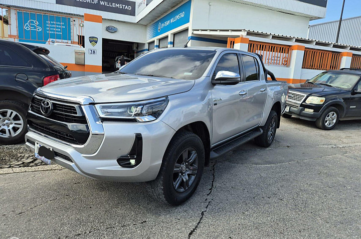 Toyota Hilux V6