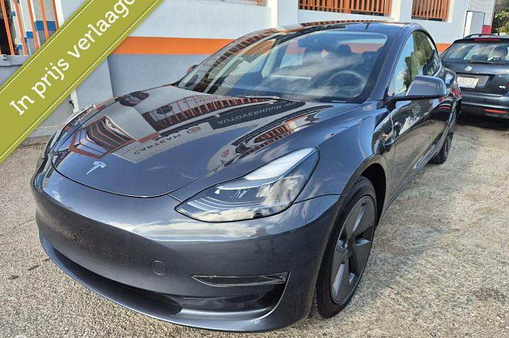 Tesla Model 3 RWD