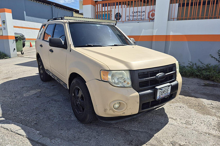 Ford Escape -