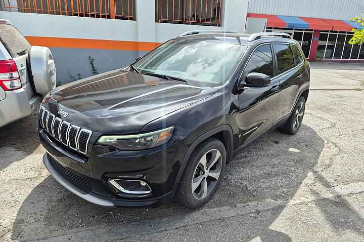 Jeep Cherokee -