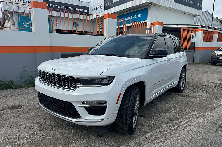 Jeep Grand Cherokee v8 Hemi Summit
