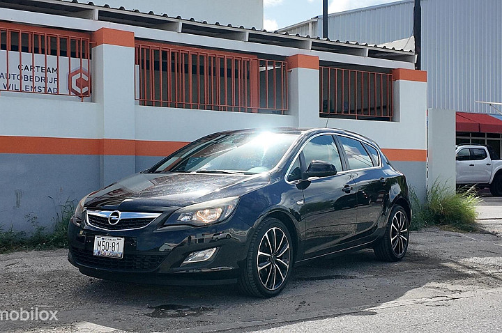 Opel Astra -