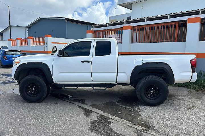 Toyota Tacoma -
